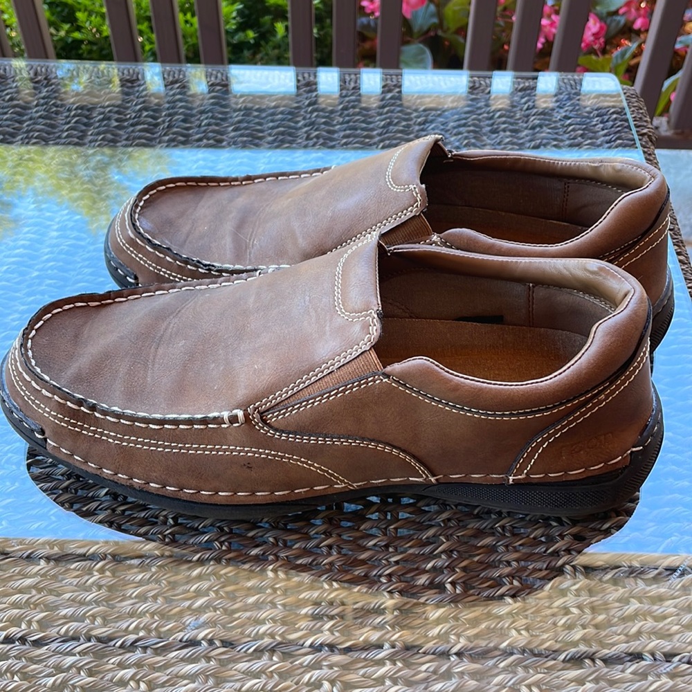 Men’s Izod Memory Foam Loafer Size 11 Brown